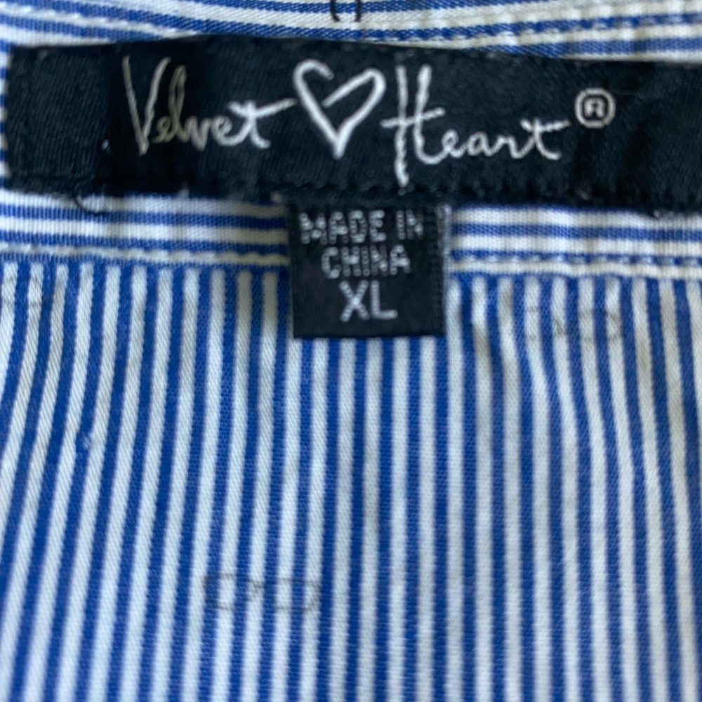 Velvet Heart Women’s White&Navy Pinstripe Long Sleeve Button Down Shirt Size XL - Picture 3 of 14
